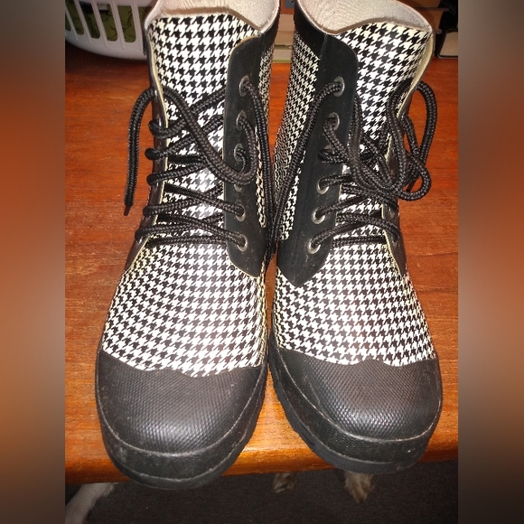 Henry Ferrera Rain Boot, Waterproof, Black & White Houndstooth, Size 9, … - Picture 2 of 11